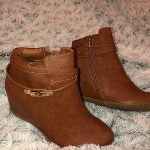 BellaMarie Leather Healed Boots size 9